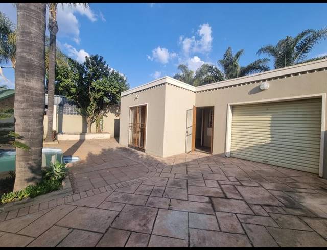 2 BEDROOM TOWNHOUSE FOR SALE IN WIERDAGLEN ESTATE